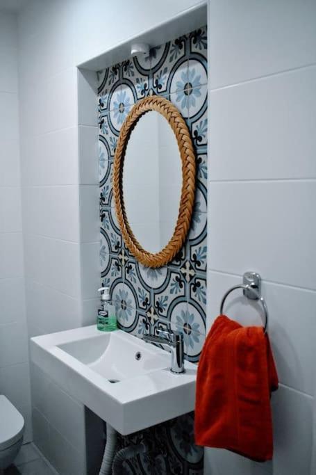 Seaview 2-Bedroom Apartment In クレンディ エクステリア 写真